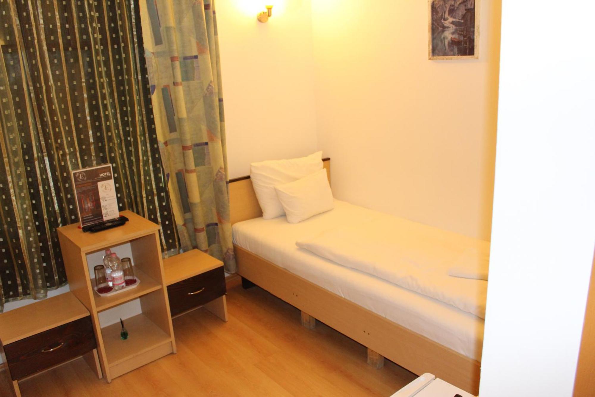 Esprit Hotel Budapest Bagian luar foto