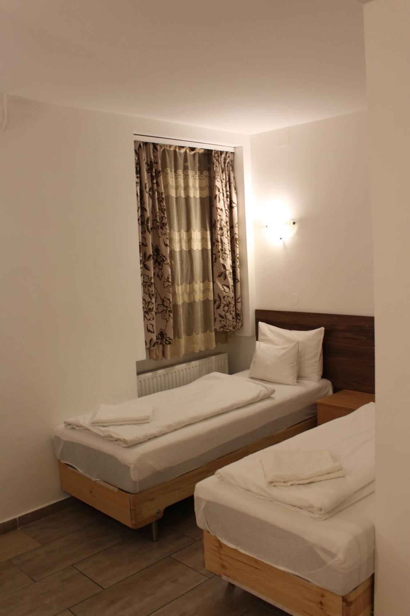Esprit Hotel Budapest Bagian luar foto