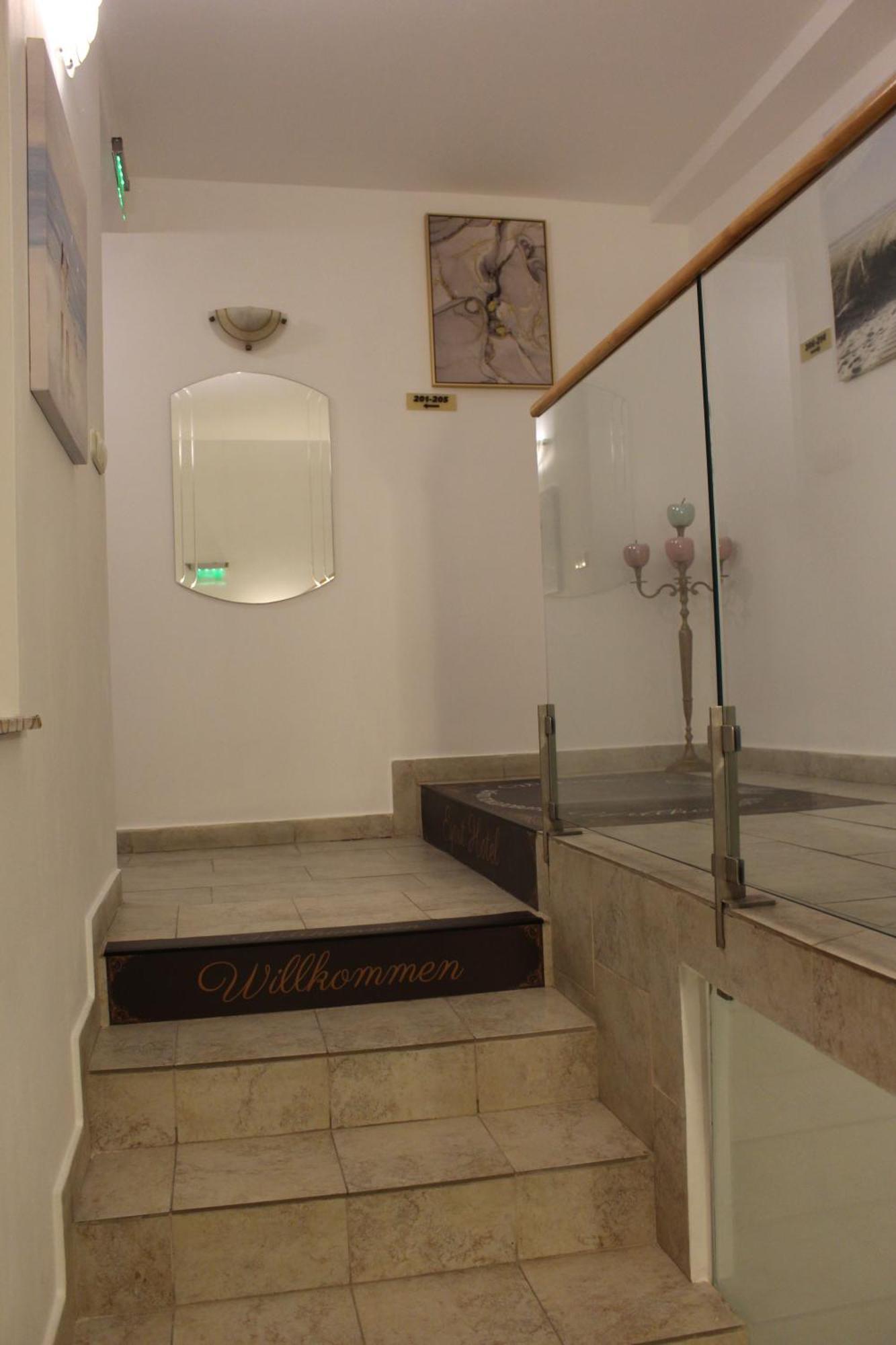 Esprit Hotel Budapest Bagian luar foto