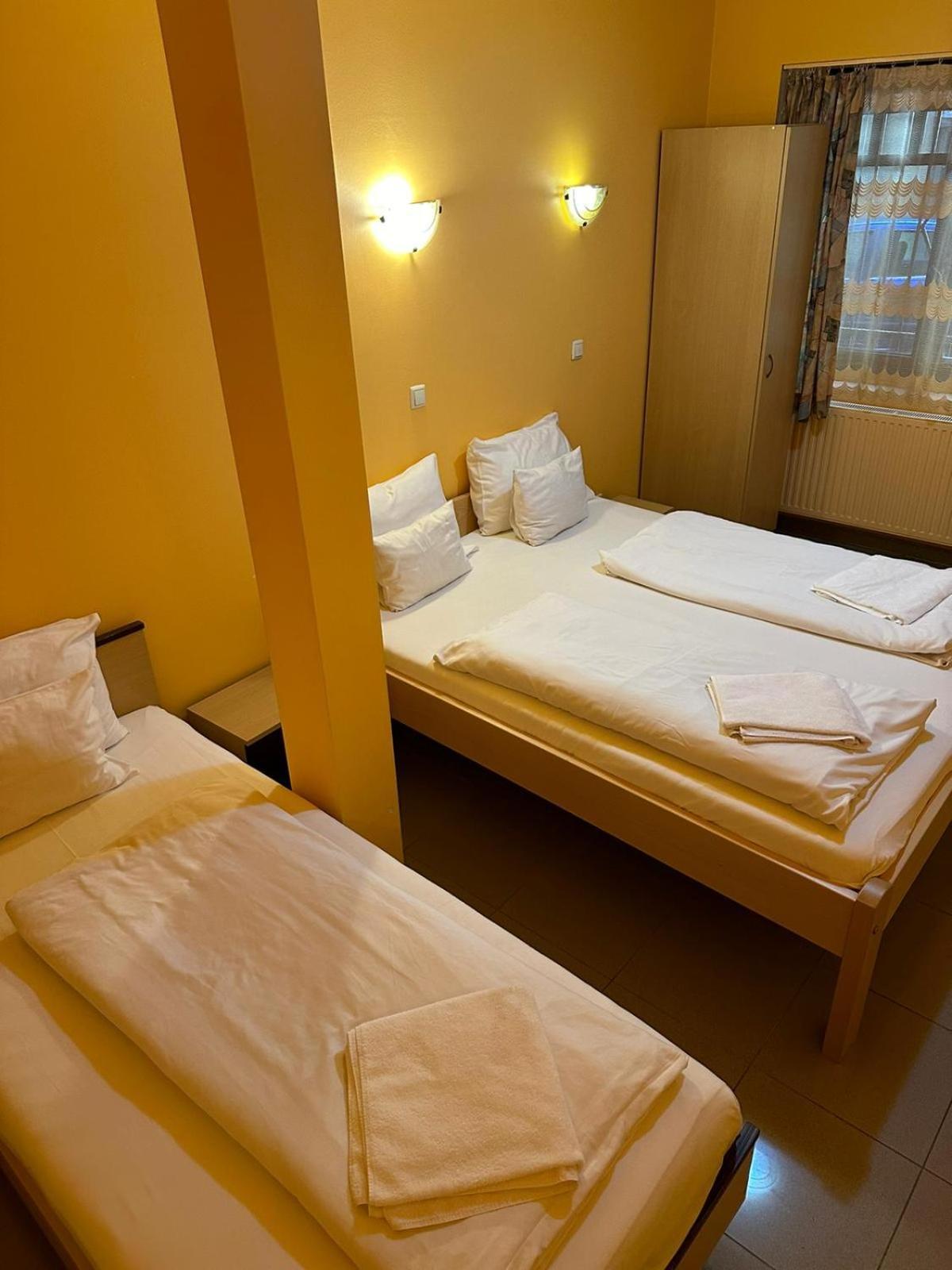 Esprit Hotel Budapest Bagian luar foto