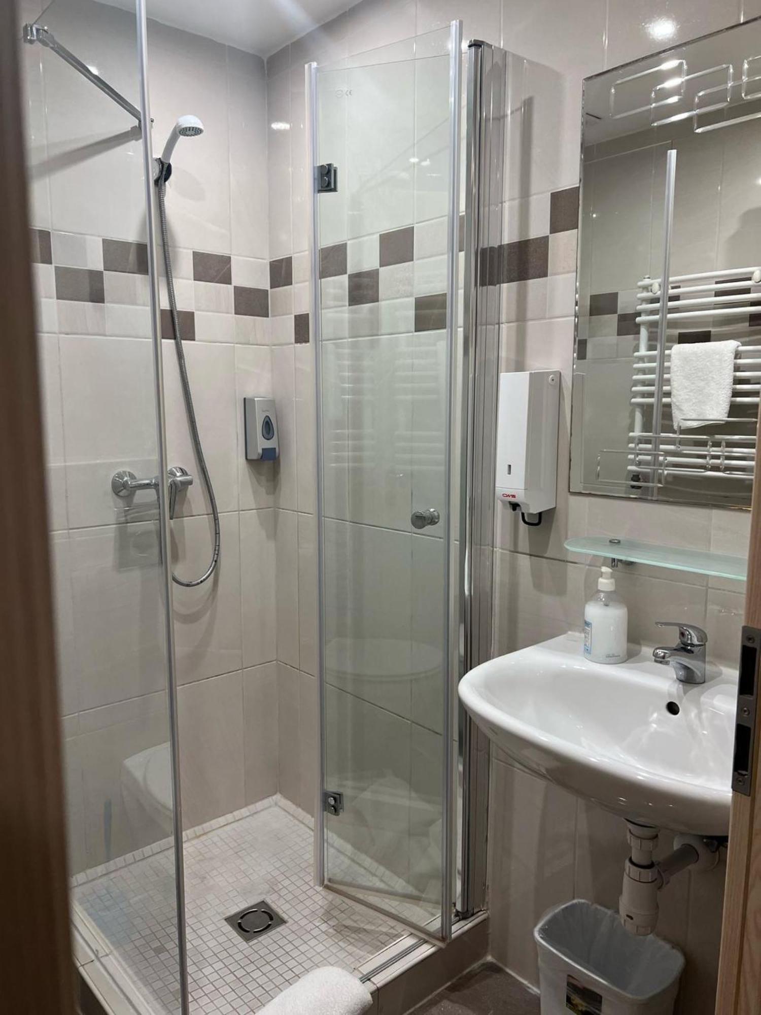 Esprit Hotel Budapest Bagian luar foto