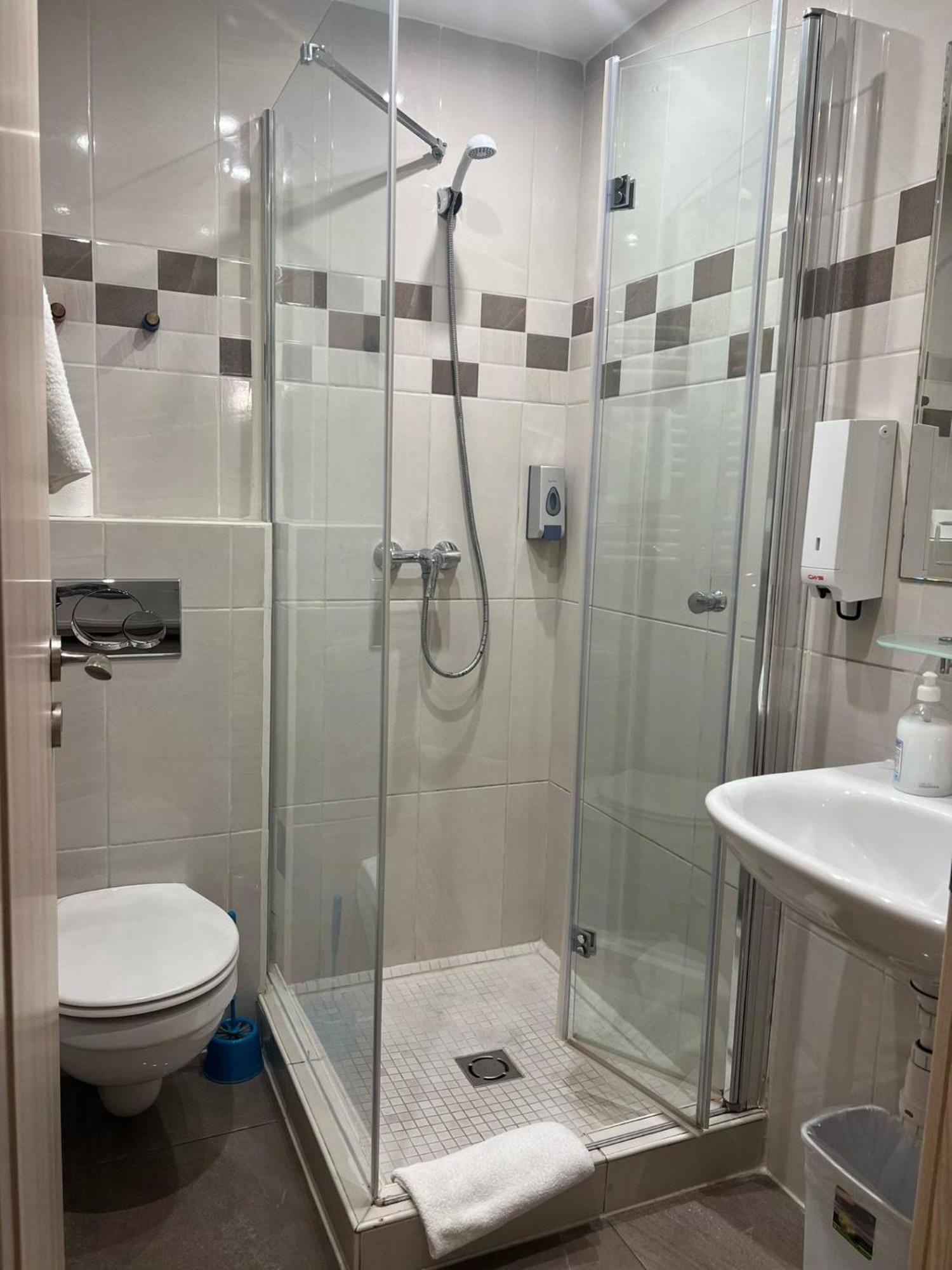 Esprit Hotel Budapest Bagian luar foto