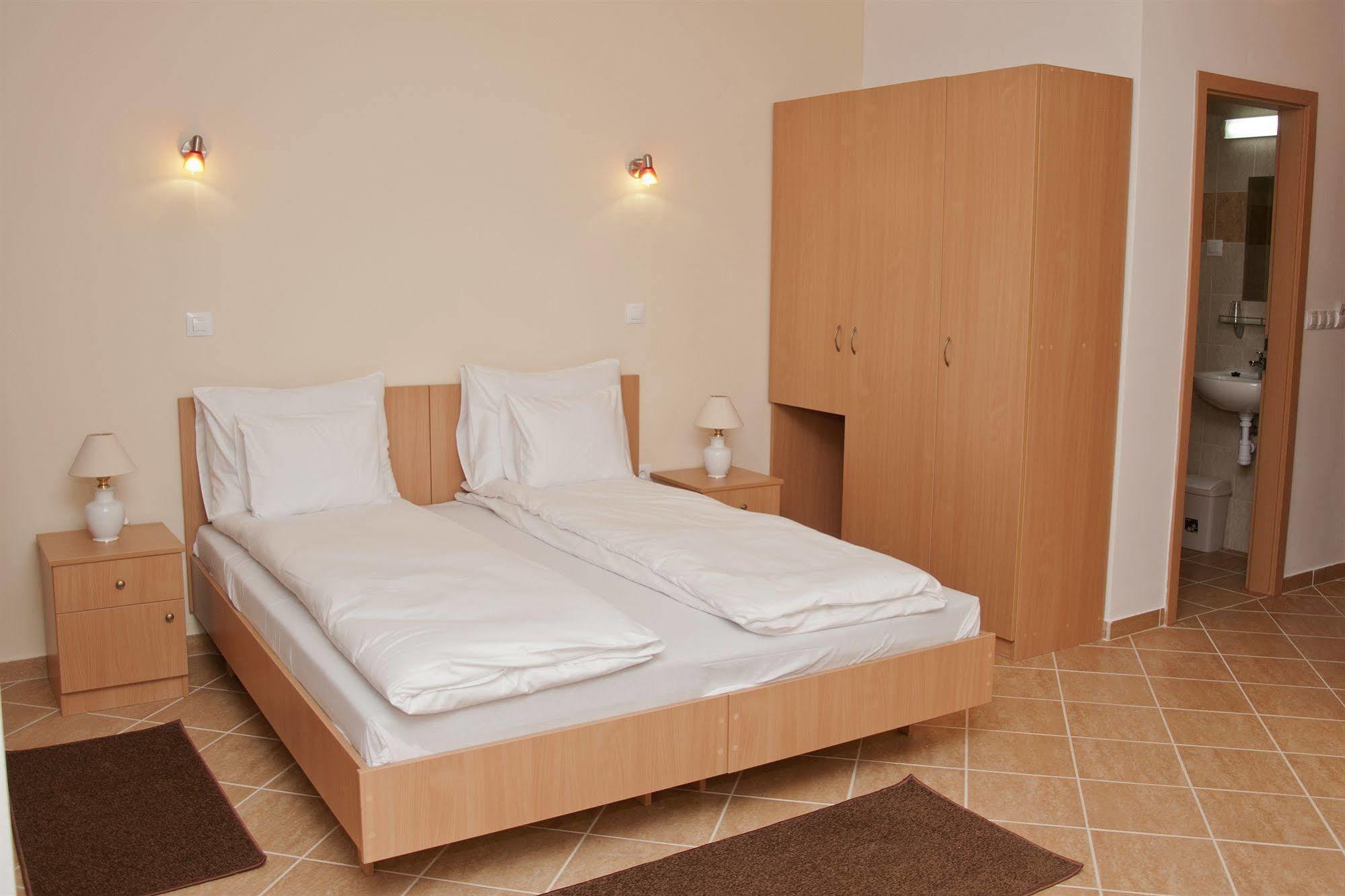 Esprit Hotel Budapest Bagian luar foto